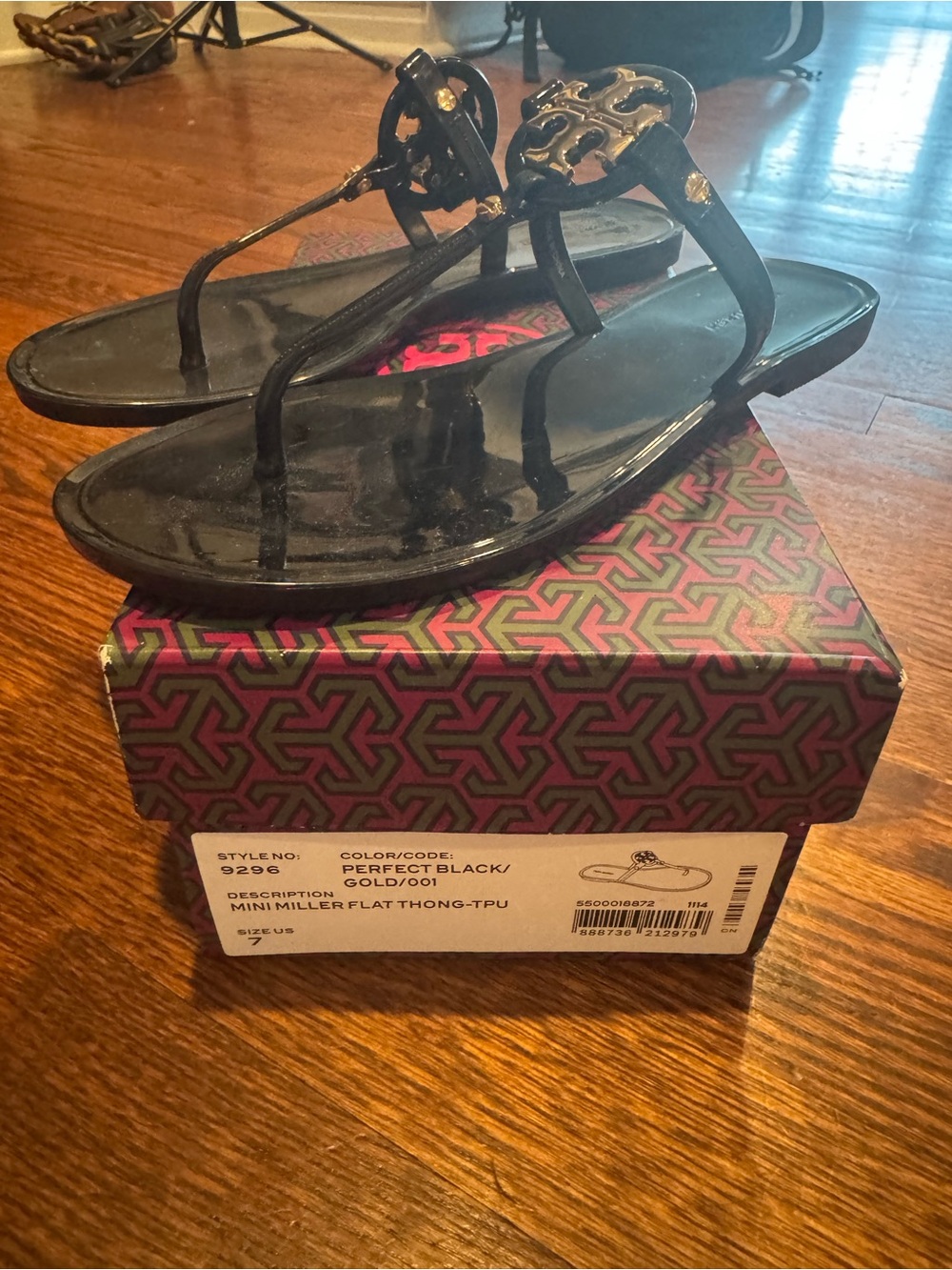Tory Burch Mini Miller Flat Thong Sandal - Black/Gold- size 7- NEW